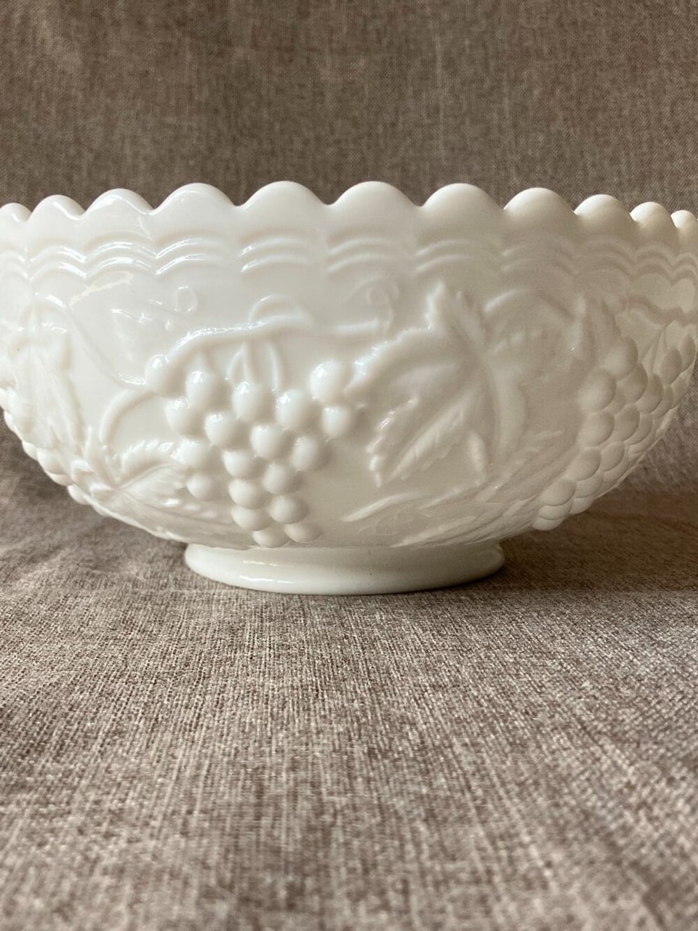 Vintage Imperial Glass 8-1/2" White Milk Glass Bowl Embossed Grape Scallop Edge - Picture 2 of 7